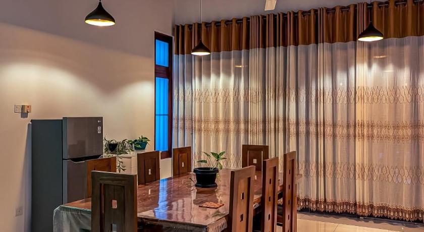 Nirosha Guest House - image 4
