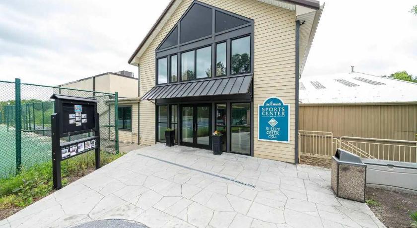 헤지스빌 Dog-Friendly Chalet in The Woods Resort w Fire Pit 4성급 숙소 전망