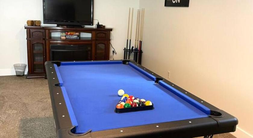 南乔丹 (UT) 2 whole houses, Fire pit, Game room, feel at home. 3星级 住宿 套房