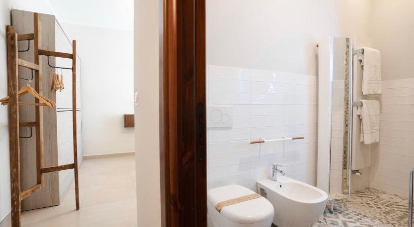 Image of Deluxe Double or Twin Room with Balcony 2