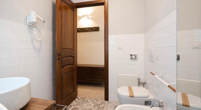 Image of Deluxe Double or Twin Room with Balcony 7