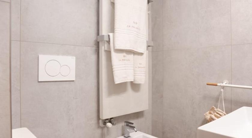 Image of Quadruple Room with Private Bathroom 3