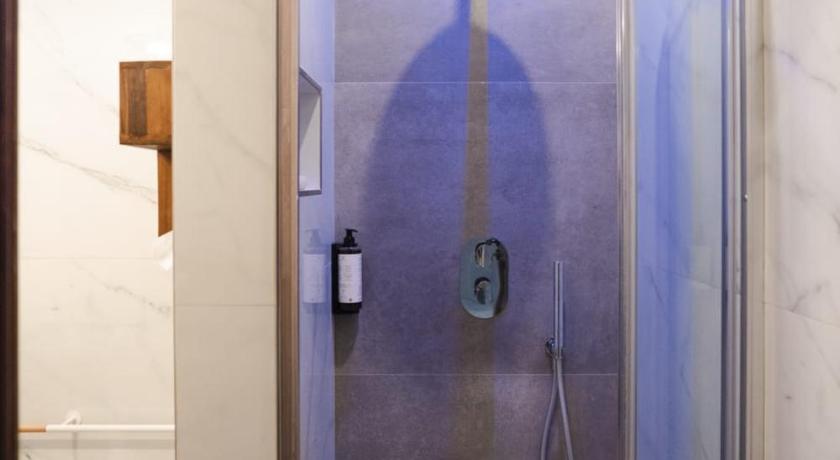 Image of Quadruple Room with Private Bathroom 2