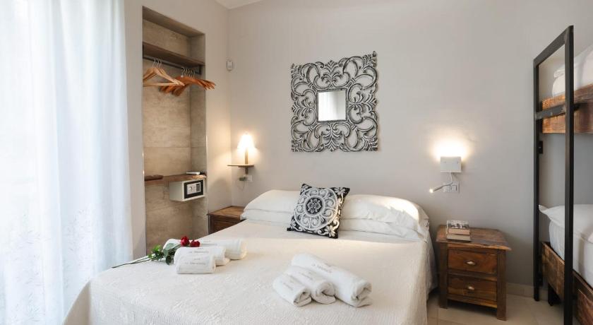 Image of Deluxe Double or Twin Room with Balcony 0