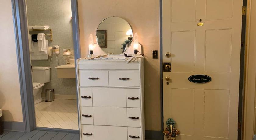 존스보로그 (TN) Laura's Room at The Historic Eureka Inn 4성급 숙소 스위트룸