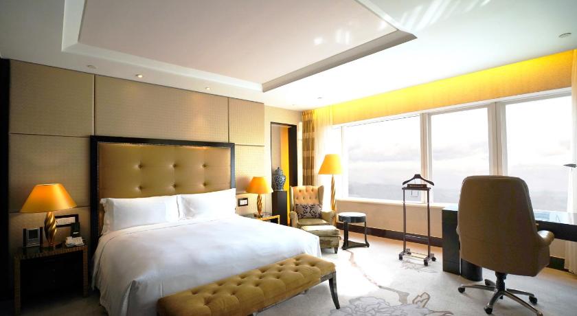 Image of 1 King Classic High Floor 1