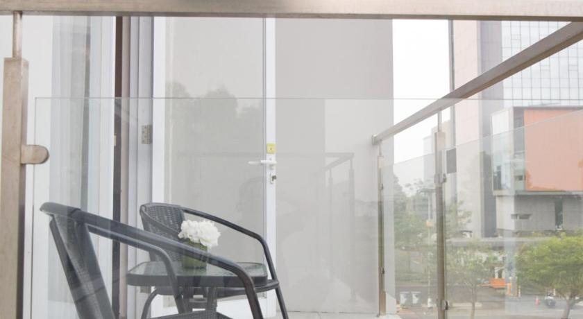 Image of Queen Room with Balcony 1