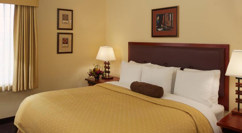 Larkspur Landing Folsom - An All-Suite Hotel