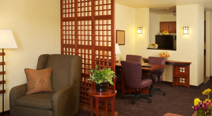 Larkspur Landing Folsom - An All-Suite Hotel