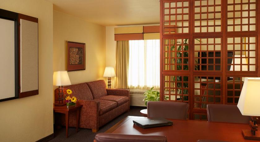 Larkspur Landing Folsom - An All-Suite Hotel