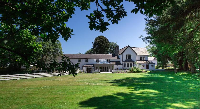 Llechwen Hall photo
