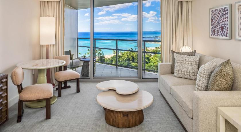 Image of Deluxe Room Ocean View With King And Sofa Bed 0