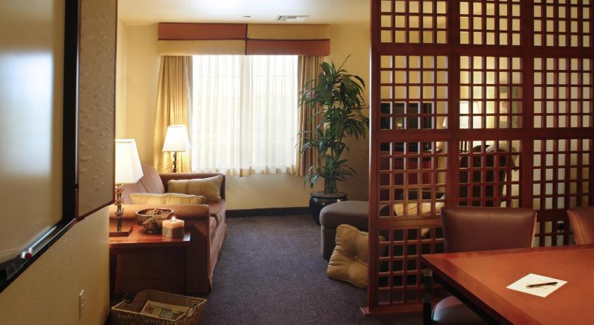 Larkspur Landing Roseville - An All-Suite Hotel