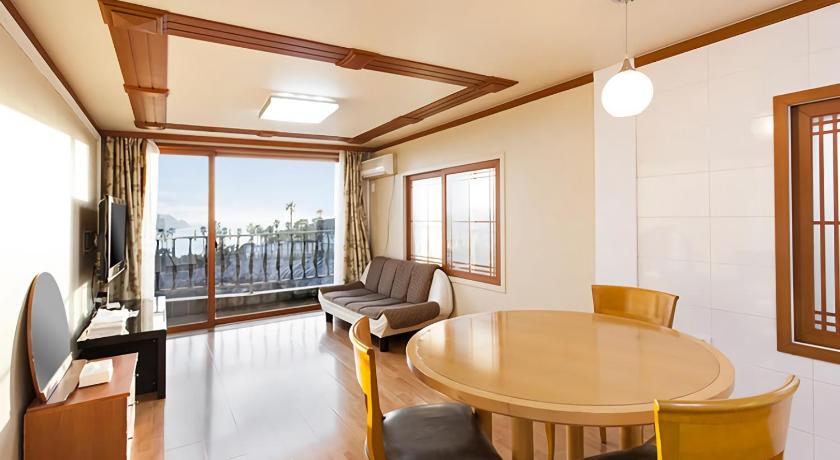 Image of Suite with Sea View 0