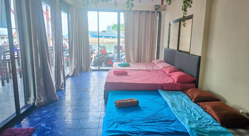 촌부리 Tai Note's Room 3つ星 ゲストハウス 眺望