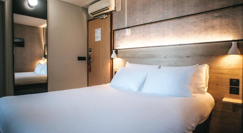 Image of Comfort room with 1 double bed 5