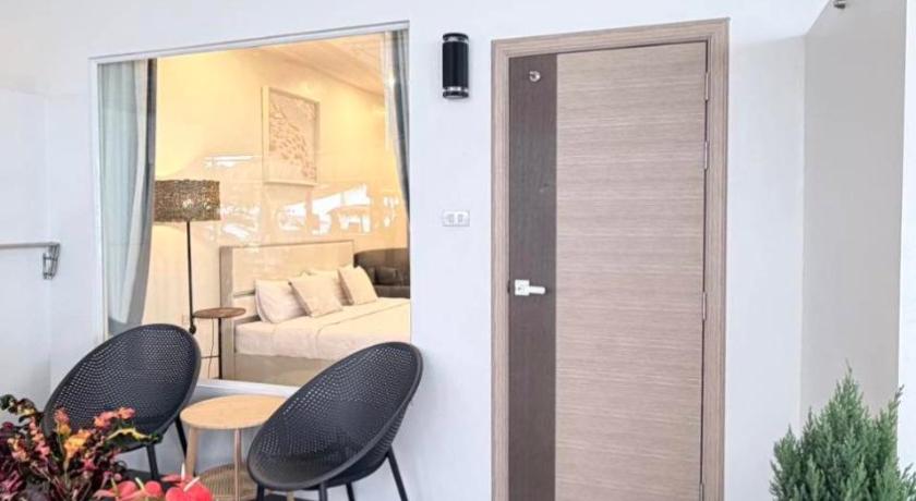Image of Deluxe Double Room with Sea View 9