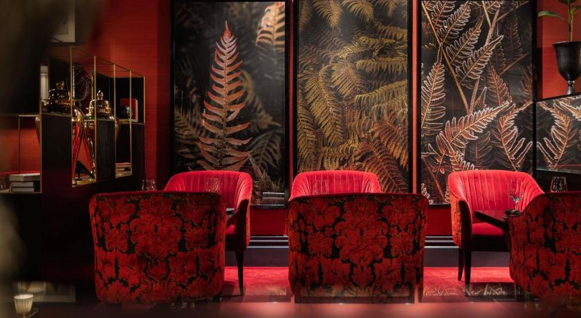 Image of Prestige King Suite with View 5