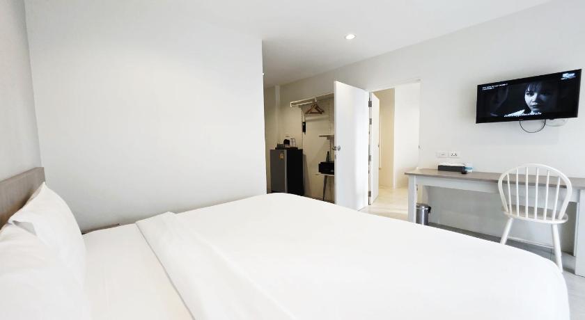 Image of Deluxe Family Room 6