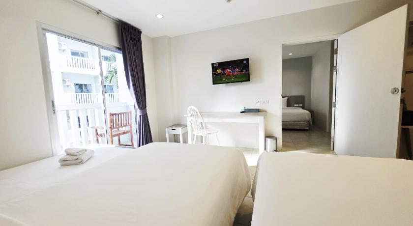 Image of Deluxe Family Room 4