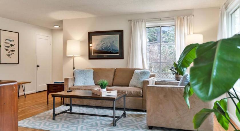 시애틀 (WA) Mellow Yellow Near UW With Cozy Patio 3성급 숙소 외관