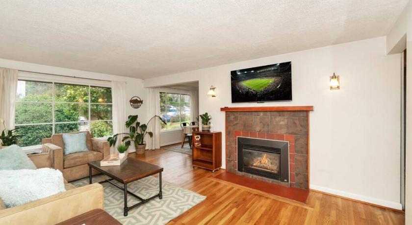 시애틀 (WA) Mellow Yellow Near UW With Cozy Patio 3성급 숙소 스위트룸