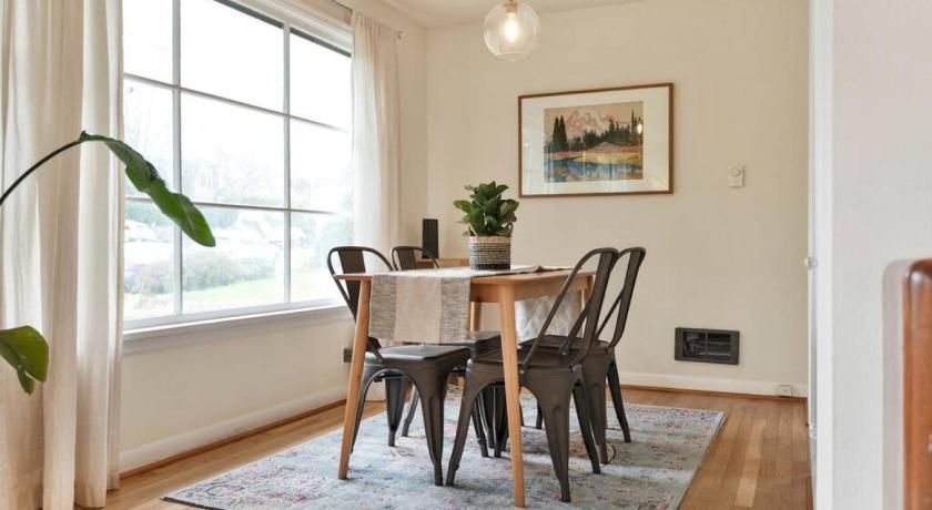 시애틀 (WA) Mellow Yellow Near UW With Cozy Patio 3성급 숙소 부대시설