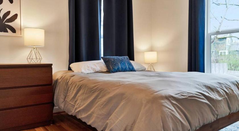 시애틀 (WA) Mellow Yellow Near UW With Cozy Patio 3성급 숙소 수영장