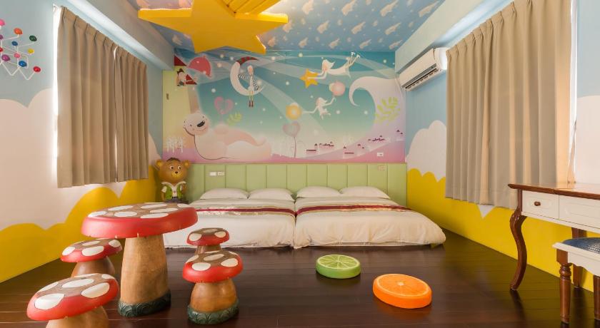 Image of Family Room 3