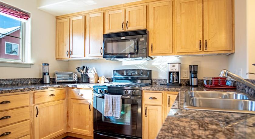 Hailey 2BD Sweetwater Condo - Community Park, Pool + Hot Tub 3-Star Accommodation amenity