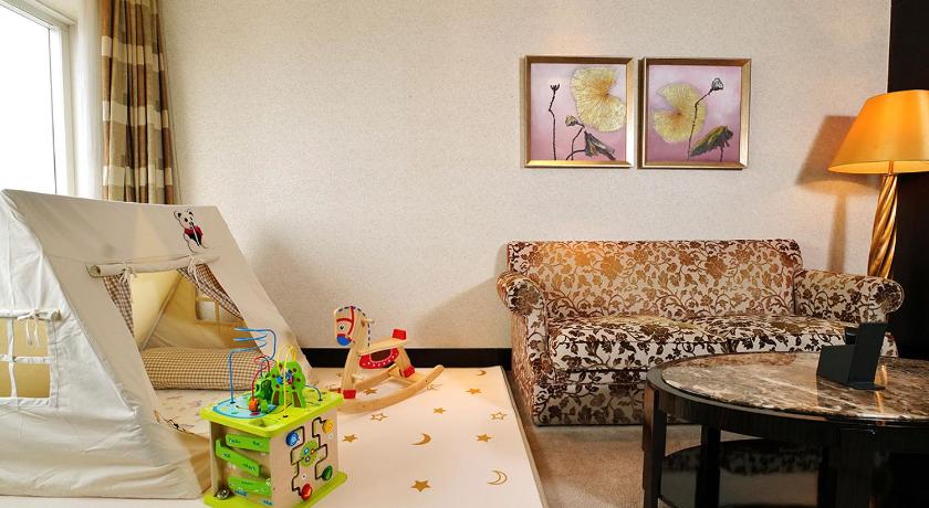 Image of 1 Bedroom Suite 2 Double Kids Theme Lounge Access 5