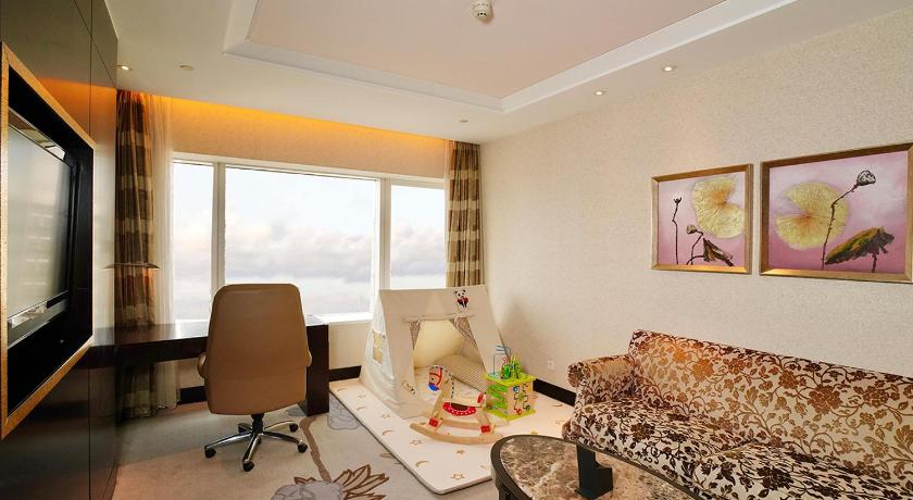 Image of 1 Bedroom Suite 2 Double Kids Theme Lounge Access 1