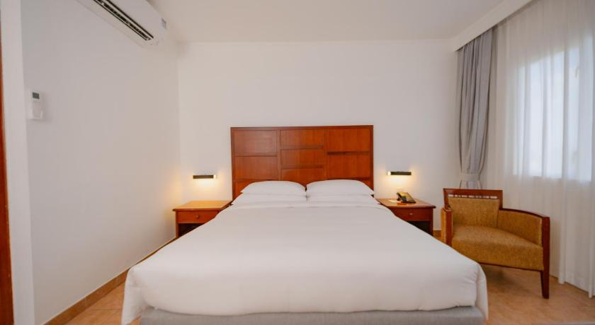 Image of Superior Family Room 1