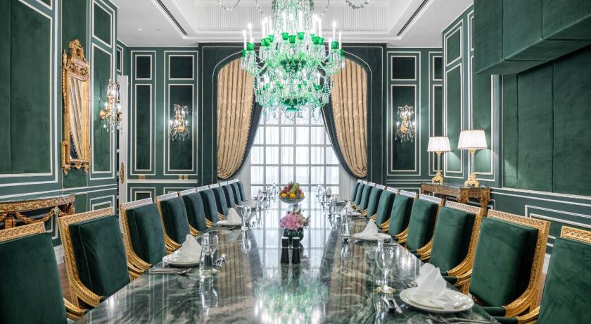 The Bentley Luxury Hotel and Suites - image 11