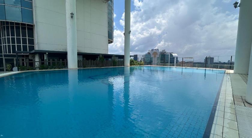 Image of Studio with Balcony 4