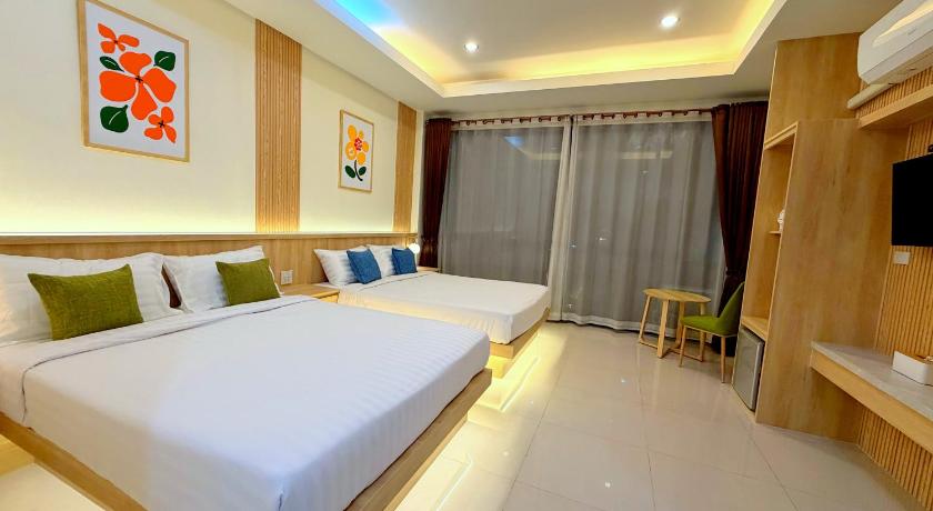 Image of Family Room with Balcony 4