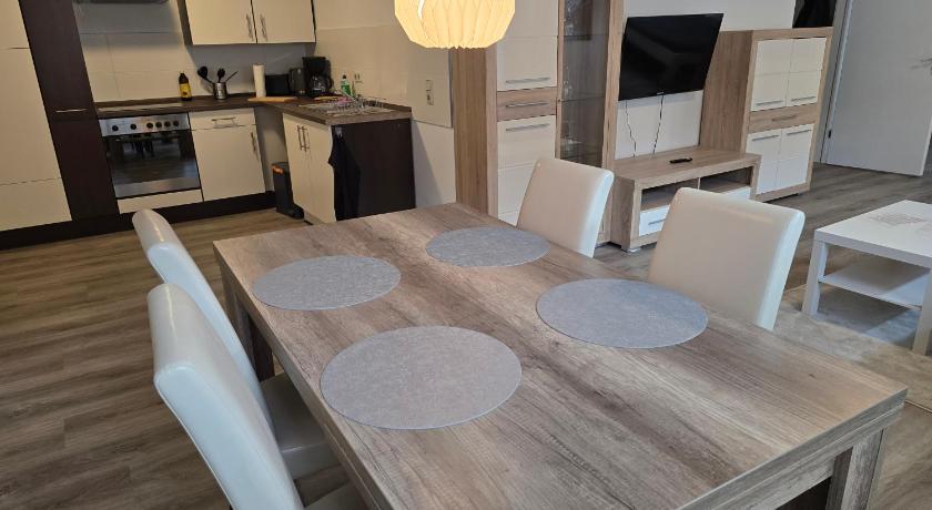 Zittau FERIENWOHNUNG 70m2 APARTMENT in ZITTAUER STADTZENTRUM INNENSTADT INNENRING TOP LAGE - WOHNEN AUF ZEI 3-Star Single Room room