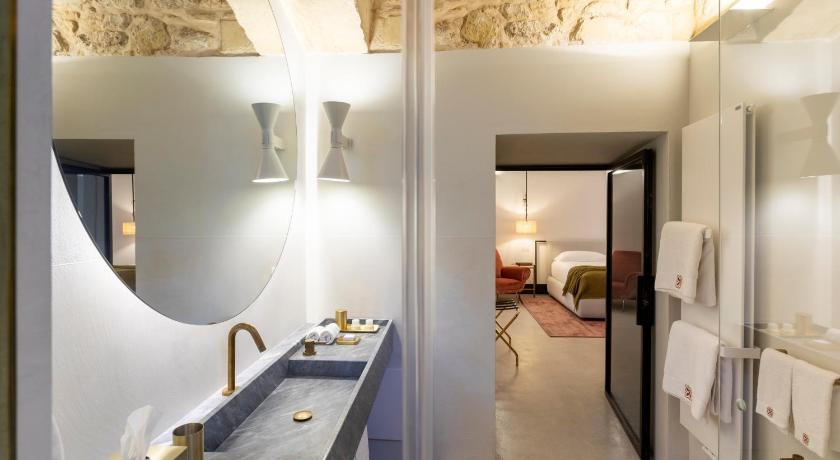Image of King Suite with Spa Bath - Annex 2