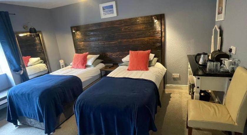 Image of Twin Room with Shower 0