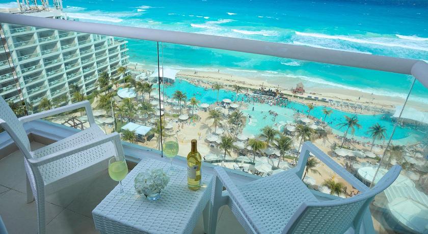 Image of Deluxe Ocean View King 1