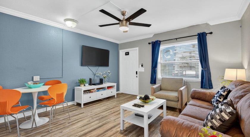 Sunset Beach Suites Unit 10