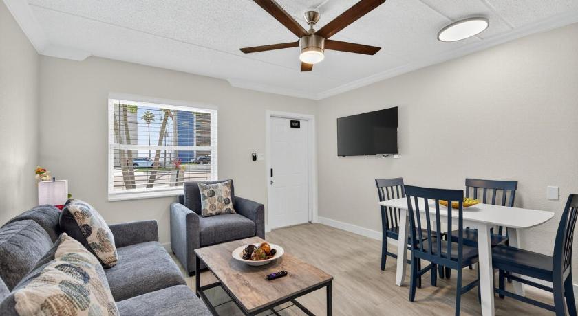 Sunset Beach Suites Unit 4