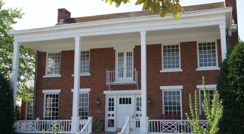 Bluff View Inn photo