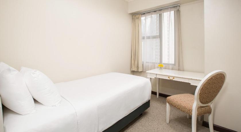 Image of 3 Bedroom Suite 13