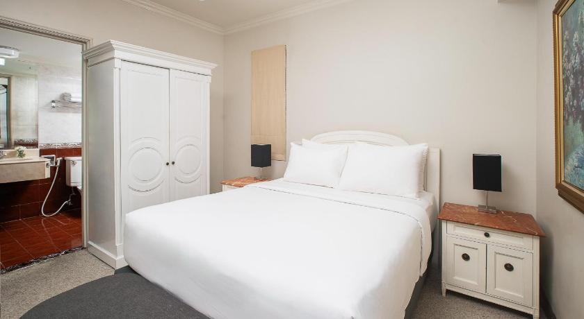 Image of 3 Bedroom Suite 5