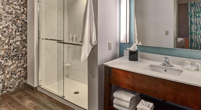 Image of 1 KING BED JUNIOR SUITE WITH SOFABED 2