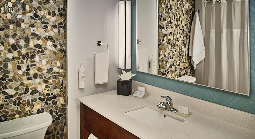 Image of 2 QUEEN HEARING ACCESSIBLE ROOM 2