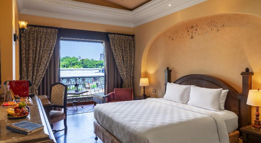 Image of Deluxe River View Hollywood Twin Room 0