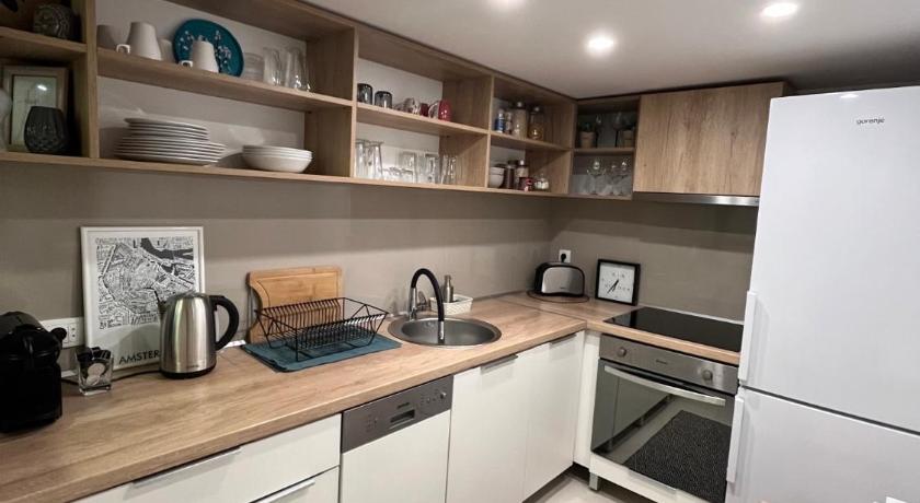 베오그라드 Airport Gate 25 3성급 게스트하우스 외관