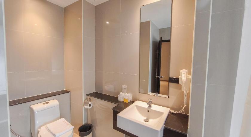 Bangkok C Hotel Bangna 3-Star Hotel exterior